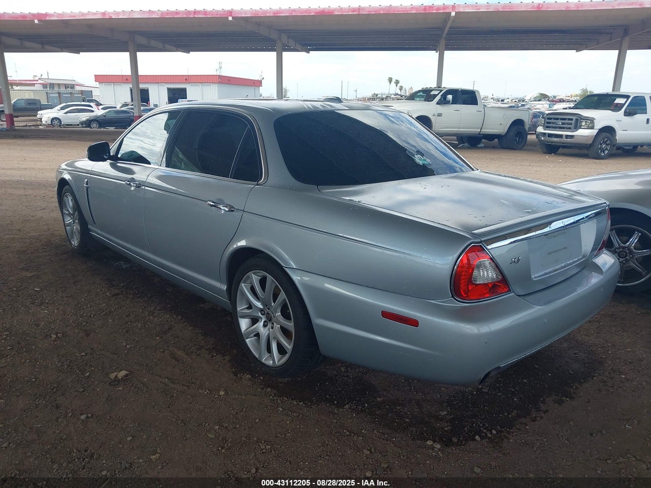 2008 JAGUAR XJ · 3/11