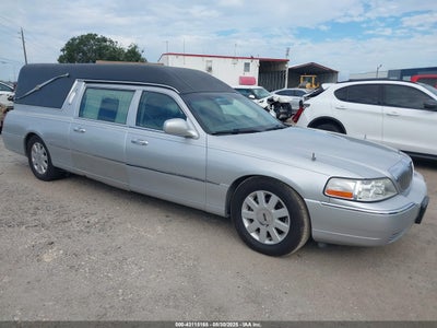 2006 LINCOLN TOWN CAR EXECUTIVE