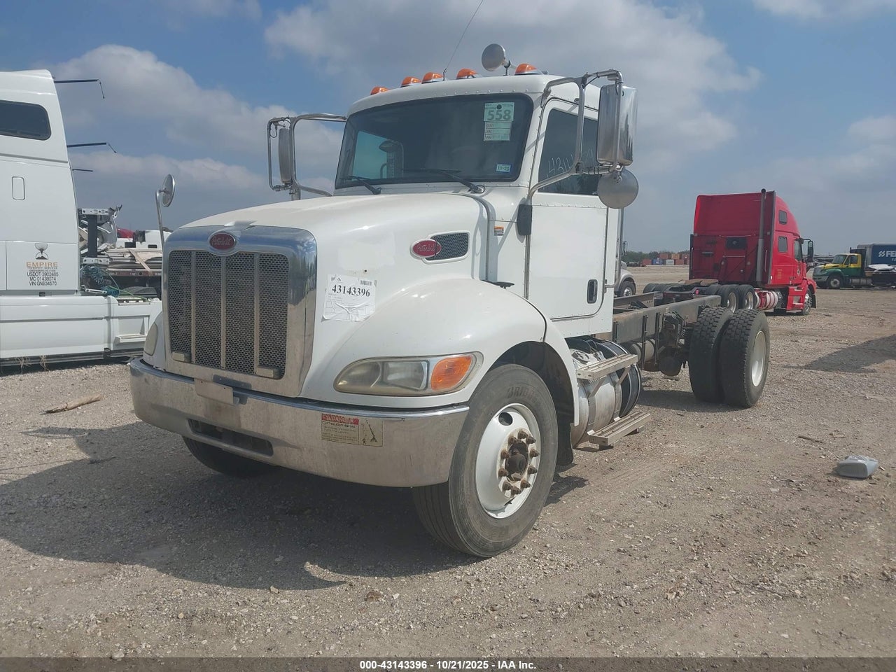 2017 PETERBILT 337 · 2/4