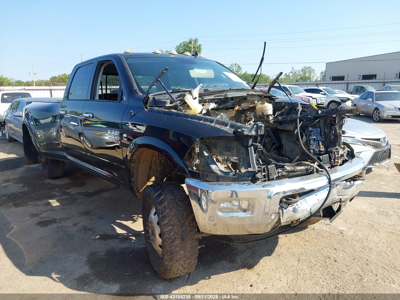 3C63RRJL3JG****** · 2018 RAM 3500 LARAMIE  4X4 8' BOX