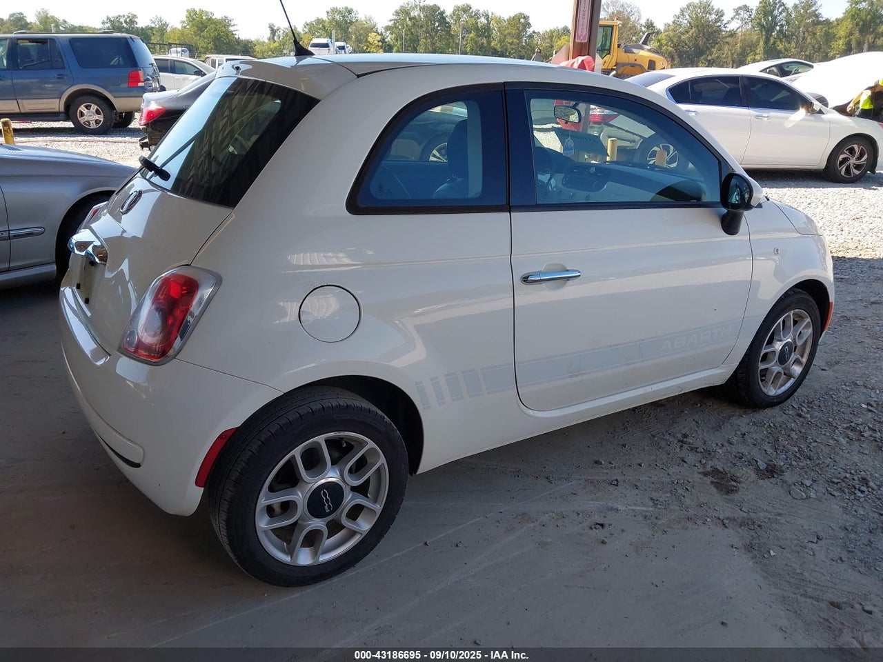 2015 FIAT 500 POP · 4/11