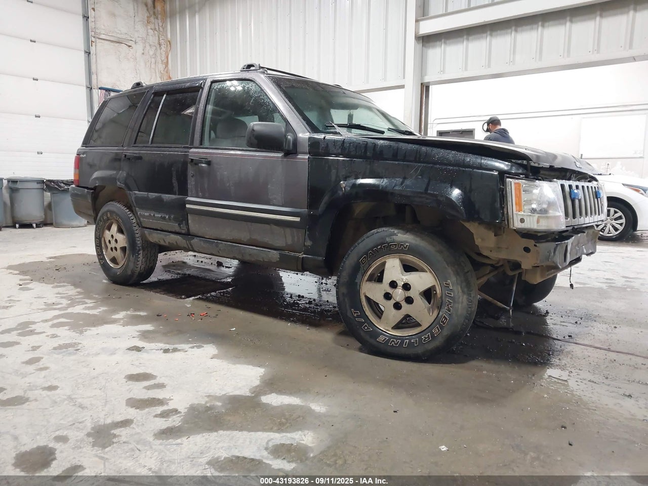1J4GZ58S2WC****** · 1998 JEEP GRAND CHEROKEE LAREDO