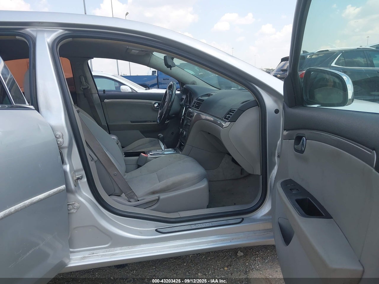 2009 SATURN AURA XE · 5/11