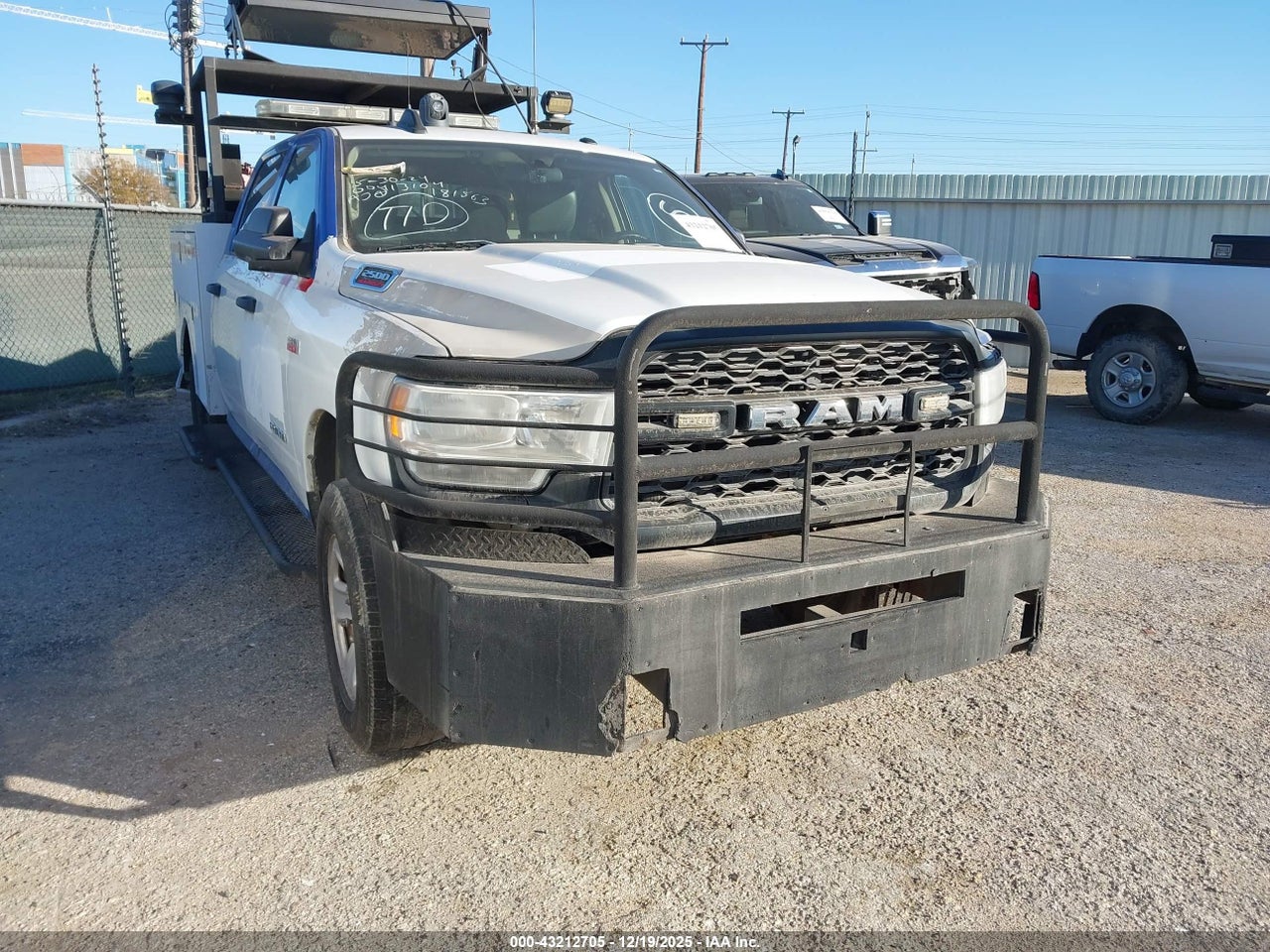 3C7WR5HJ7LG****** · 2020 RAM 2500 TRADESMAN  4X4 8' BOX