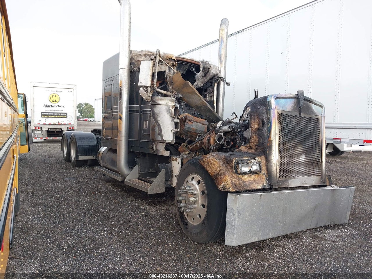 1XKWD69X43J****** · 2003 KENWORTH CONSTRUCTION W900
