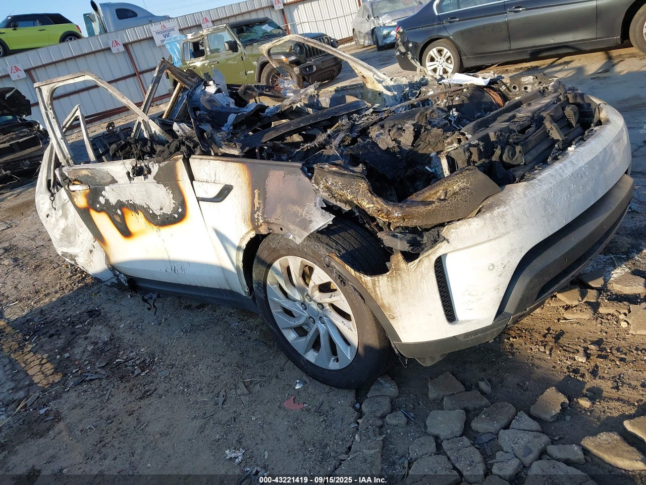 SALRJ2EX0N2****** · 2022 LAND ROVER DISCOVERY P300 S