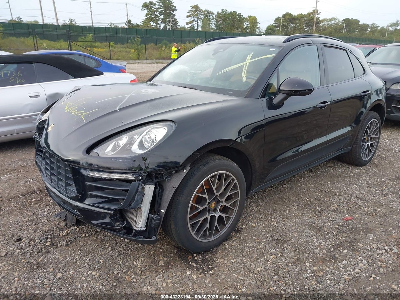 2017 PORSCHE MACAN S · 2/11