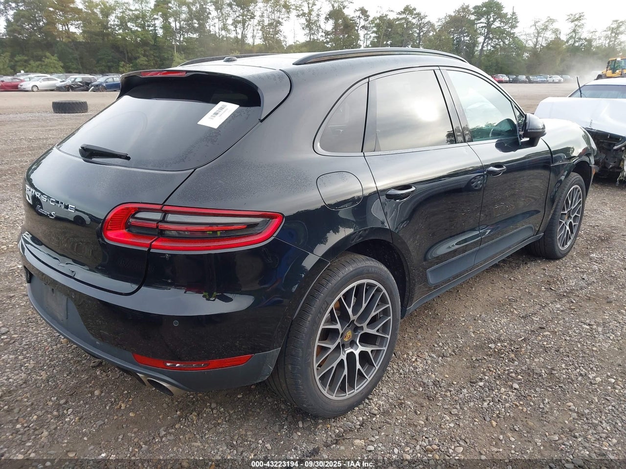 2017 PORSCHE MACAN S · 4/11