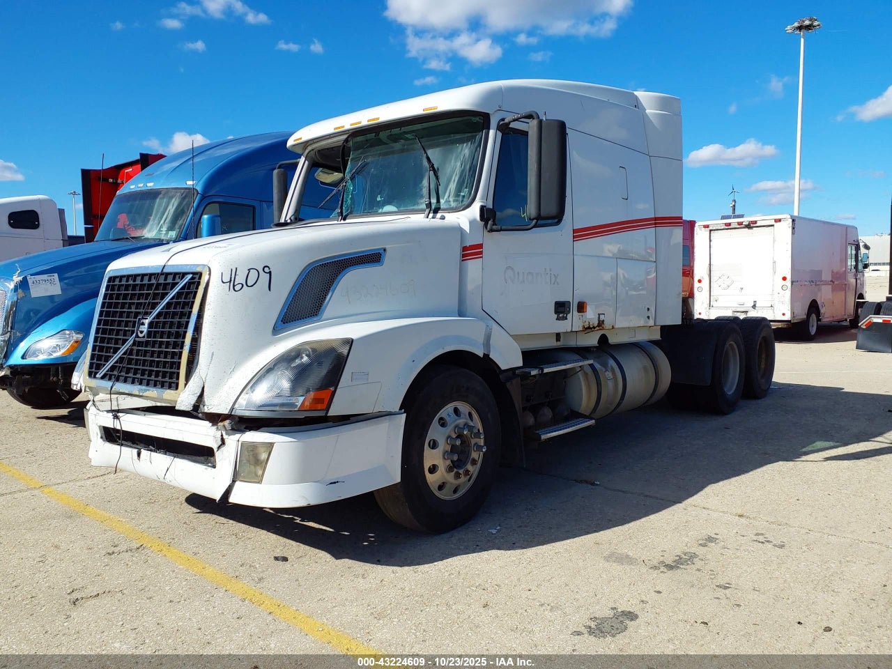 2006 VOLVO VN VNL · 2/4