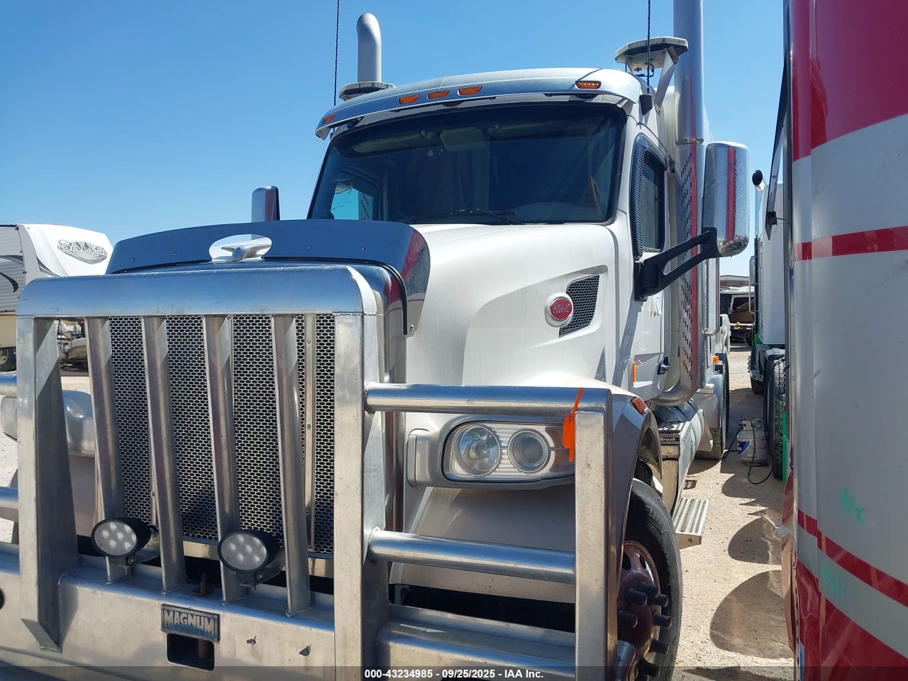 2018 PETERBILT 567 · 2/4
