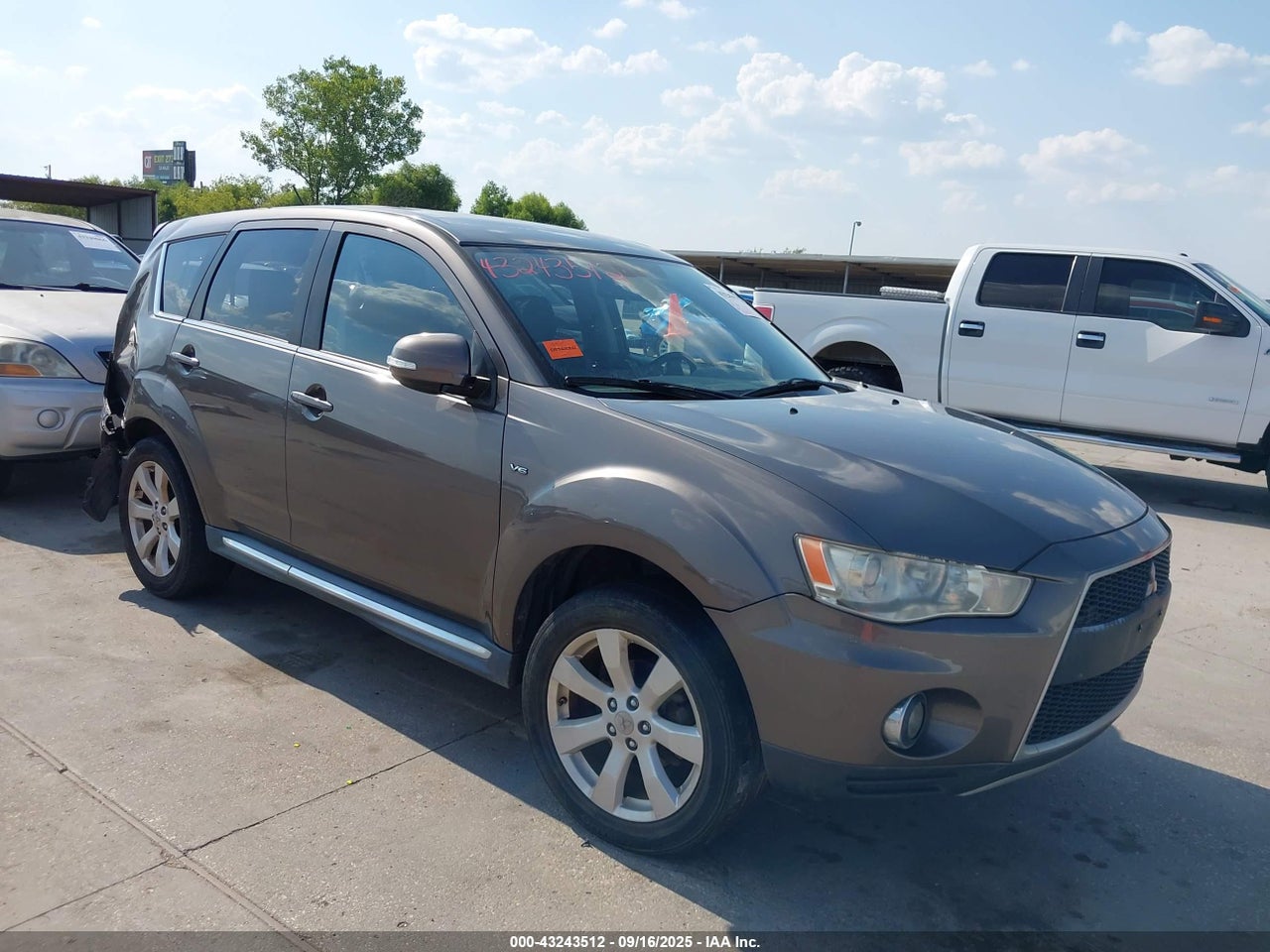2011 MITSUBISHI OUTLANDER XLS