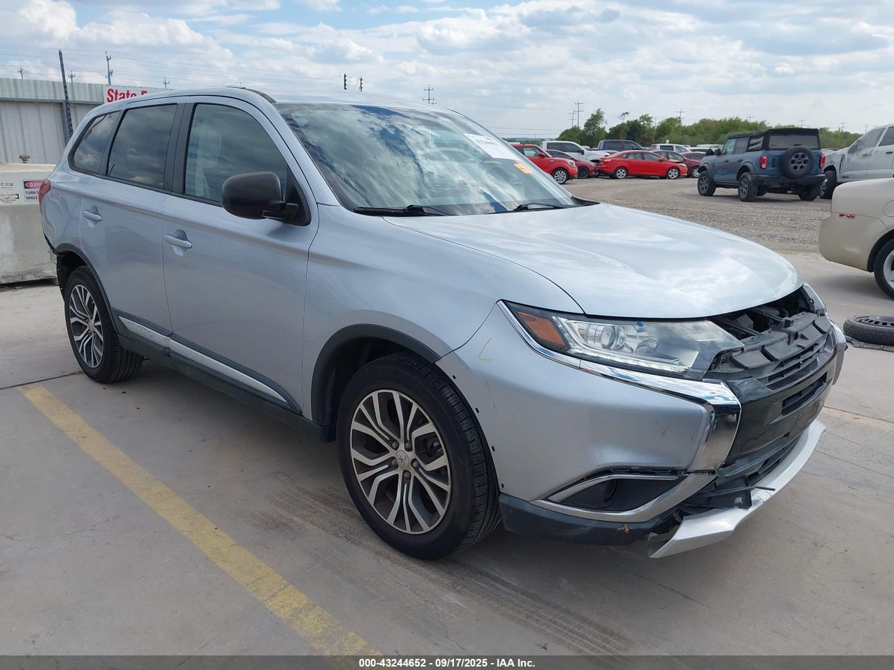 2017 MITSUBISHI OUTLANDER ES