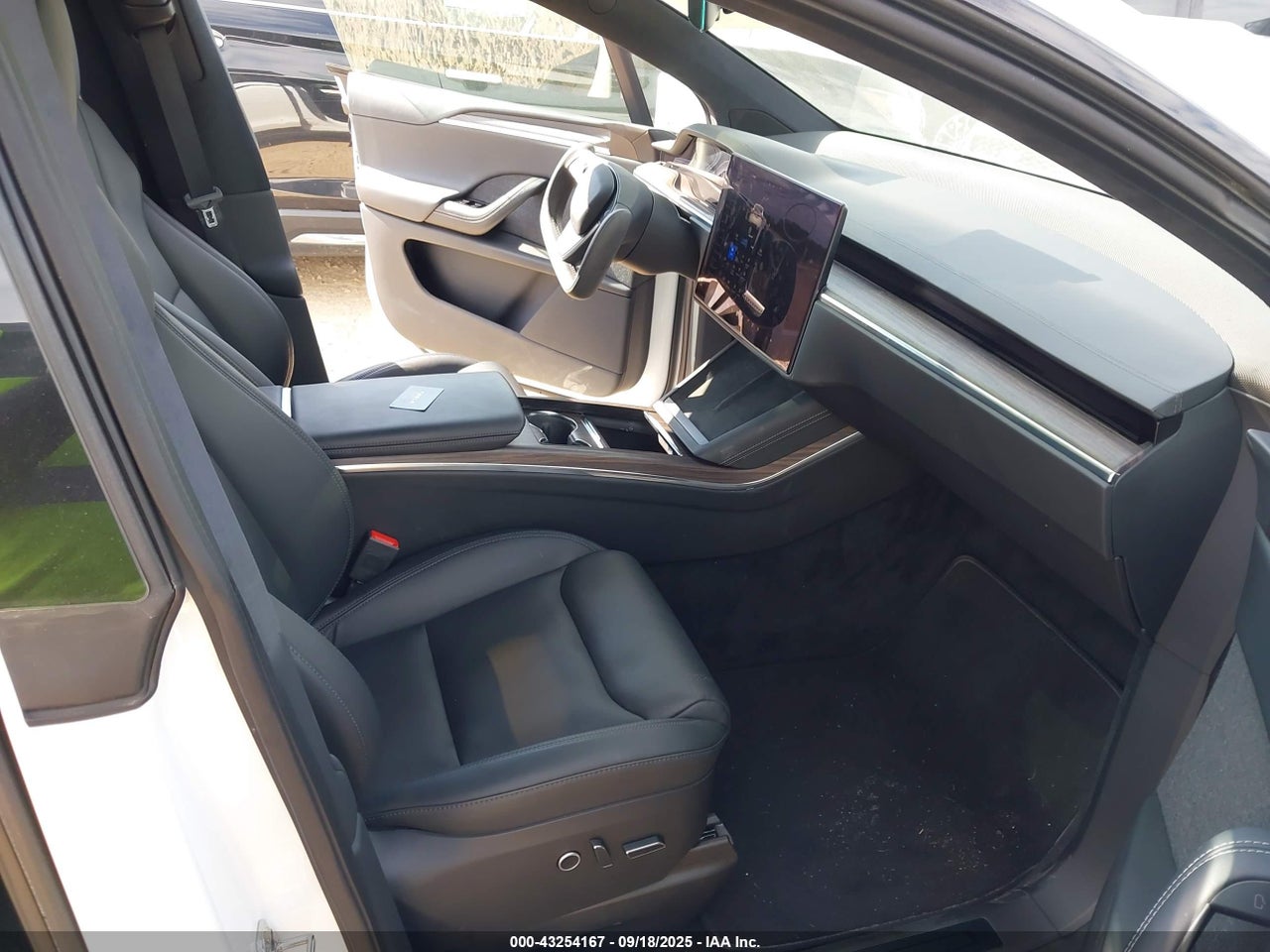 2022 TESLA MODEL X   · 5/11