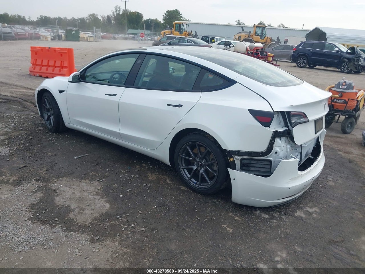 2021 TESLA MODEL 3 STANDARD RANGE PLUS REAR-WHEEL DRIVE · 3/10
