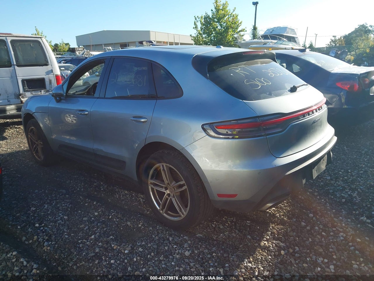 2024 PORSCHE MACAN T · 3/3