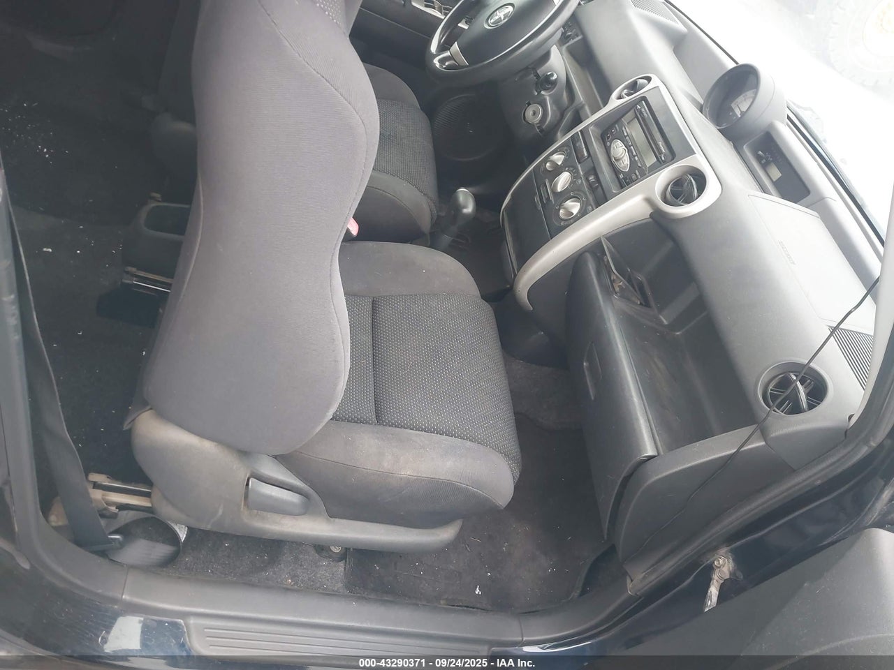 2006 SCION XB   · 5/11