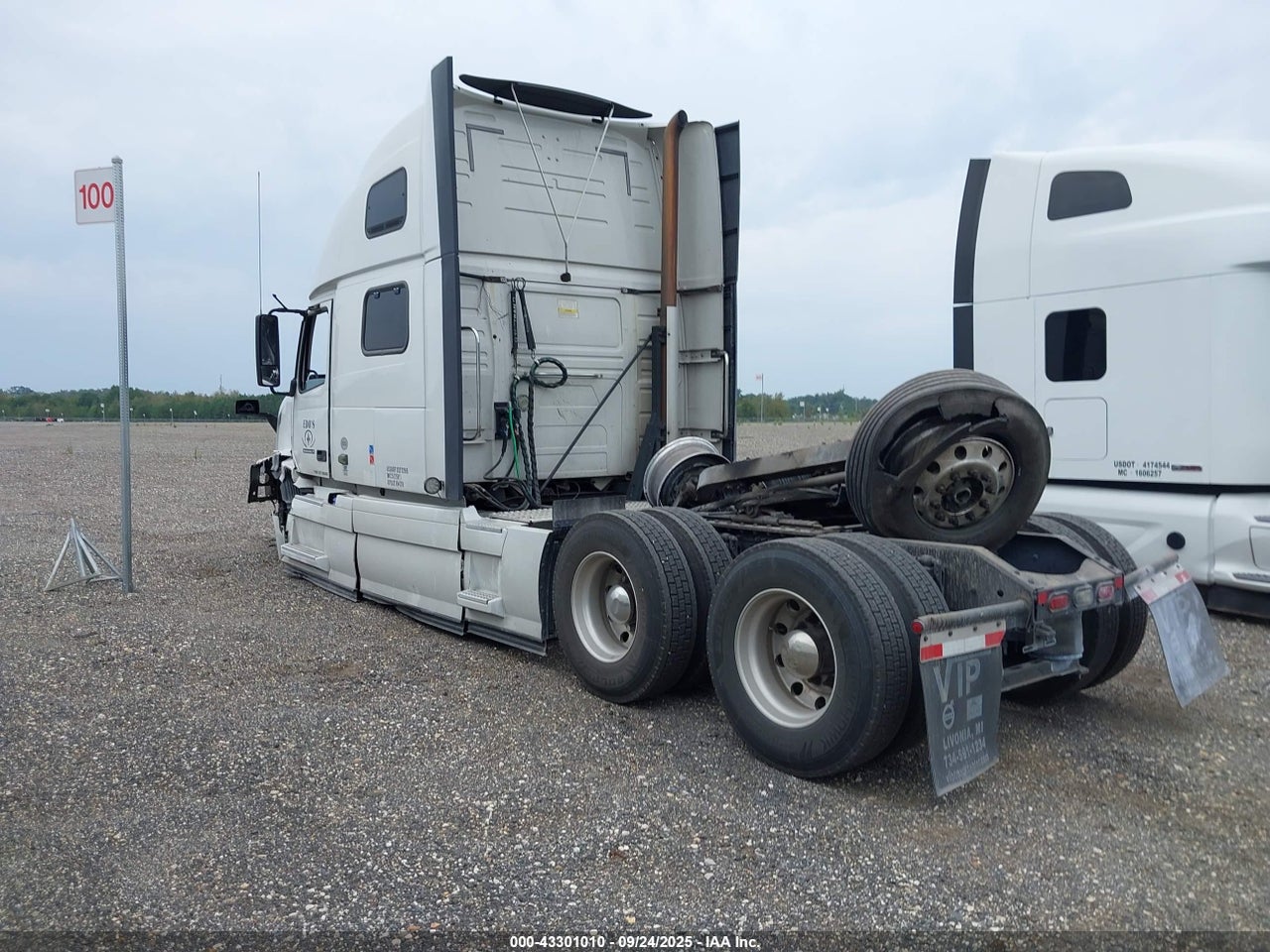 2017 VOLVO VNL · 3/4