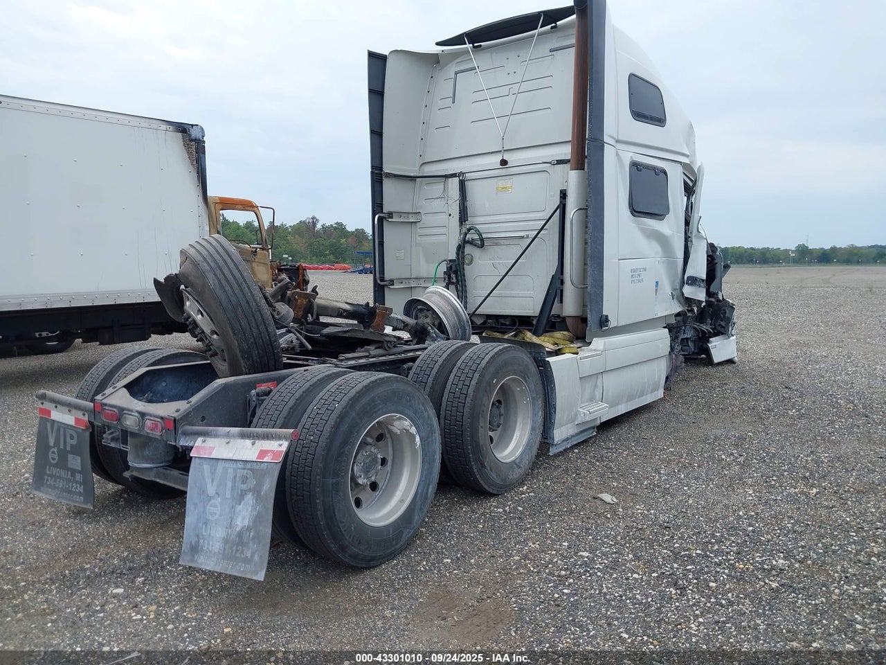 2017 VOLVO VNL · 4/4