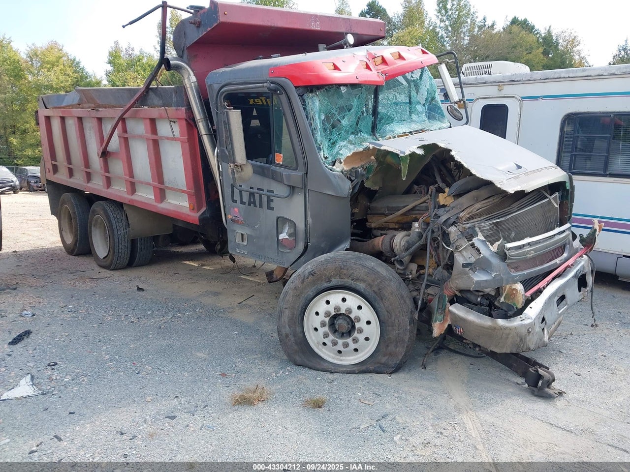 Ncs****** · 2007 FREIGHTLINER COLUMBIA 112