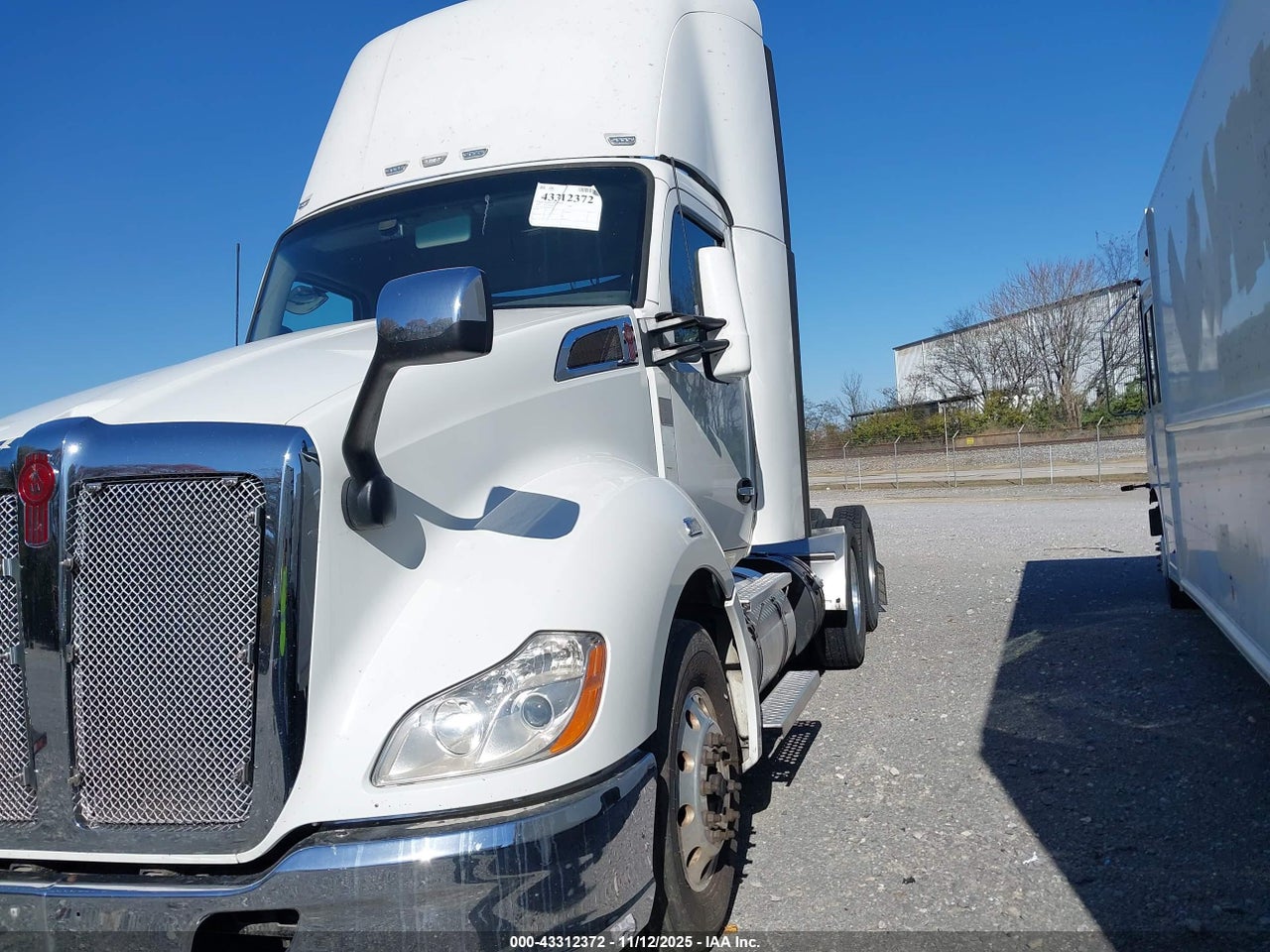 2020 KENWORTH T680 · 2/4