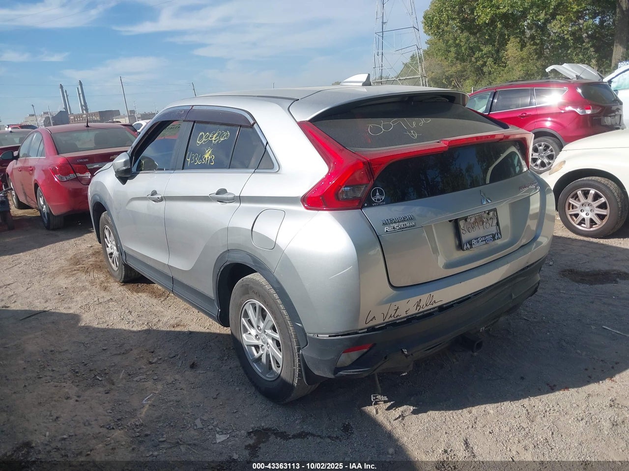2019 MITSUBISHI ECLIPSE CROSS ES · 3/10