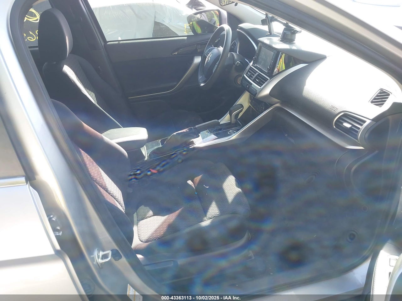 2019 MITSUBISHI ECLIPSE CROSS ES · 5/10