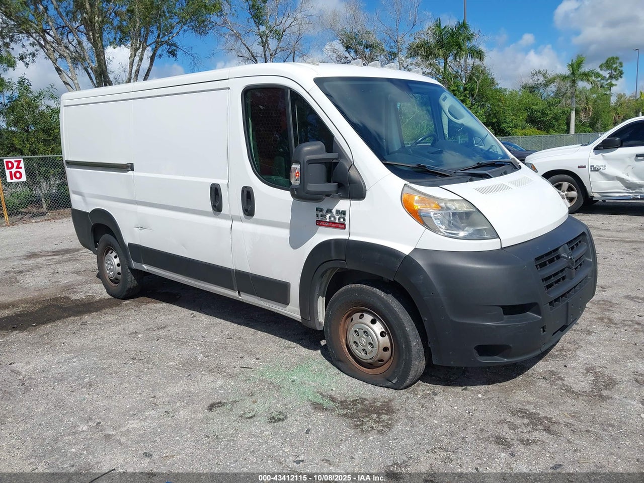 3C6TRVAGXJE****** · 2018 RAM PROMASTER 1500 LOW ROOF 136 WB