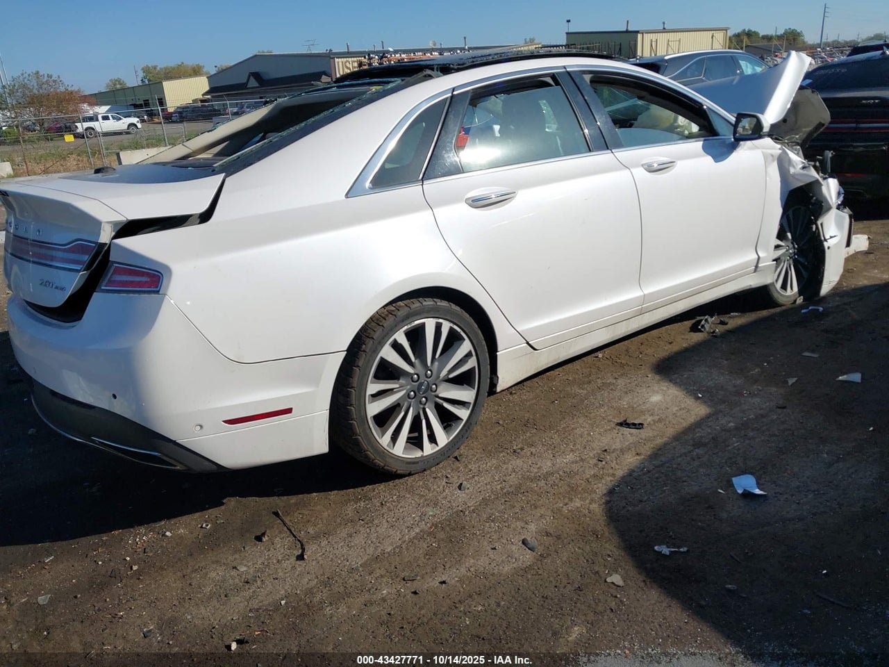 2017 LINCOLN MKZ RESERVE · 4/10