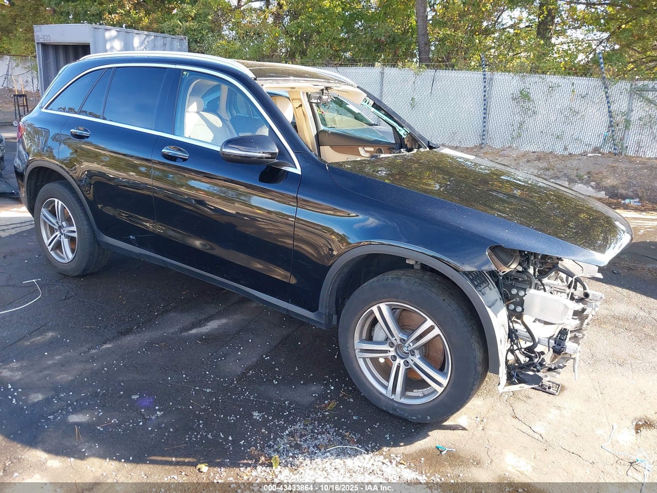 W1N0G8EB7NV****** · 2022 MERCEDES-BENZ GLC 300 4MATIC SUV