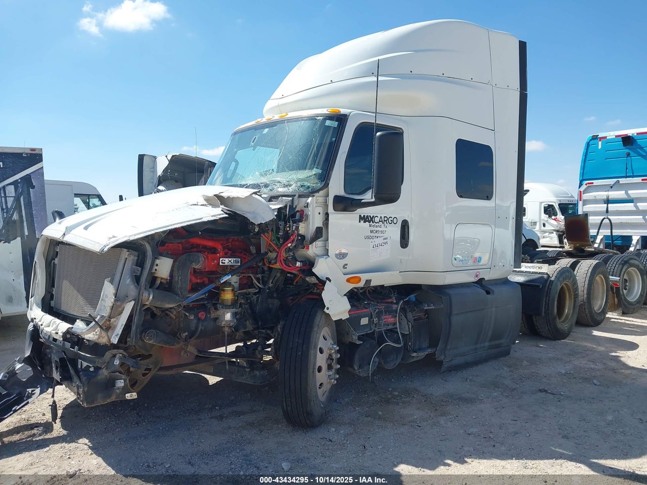 2019 INTERNATIONAL LT · 2/4