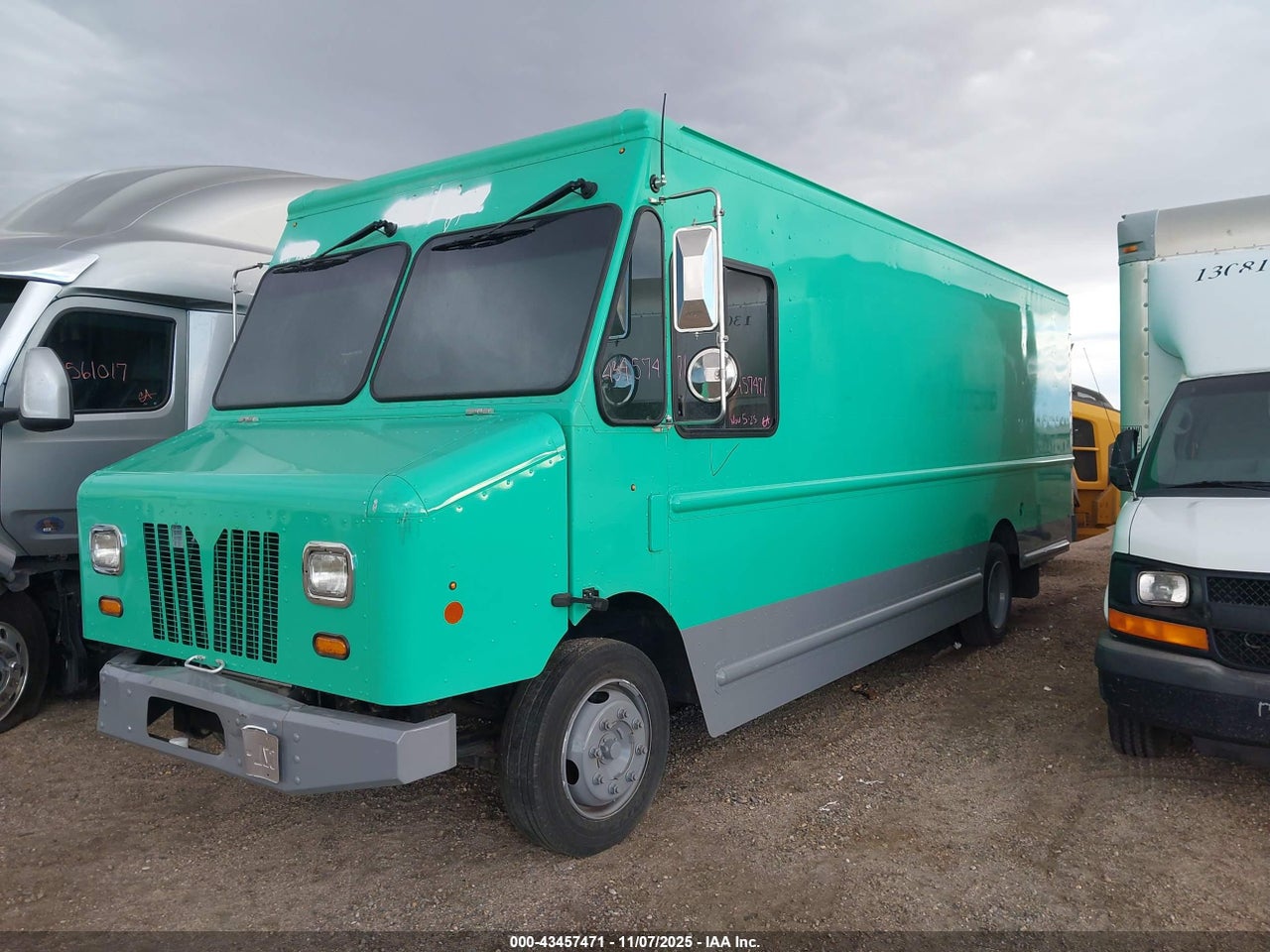 2025 FREIGHTLINER MT45G · 2/11