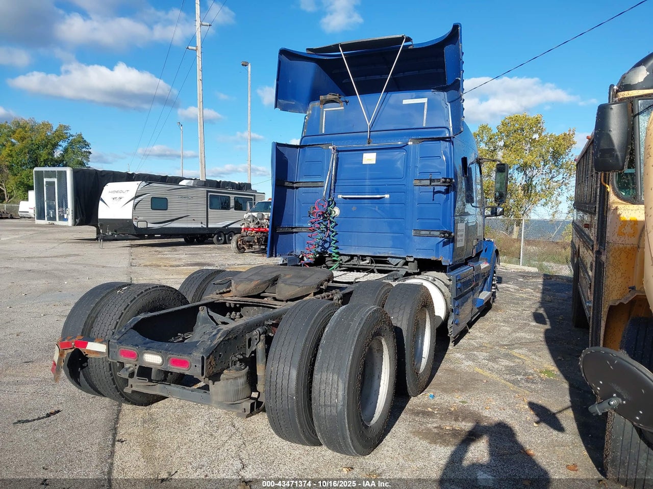 2017 VOLVO VNL · 4/4
