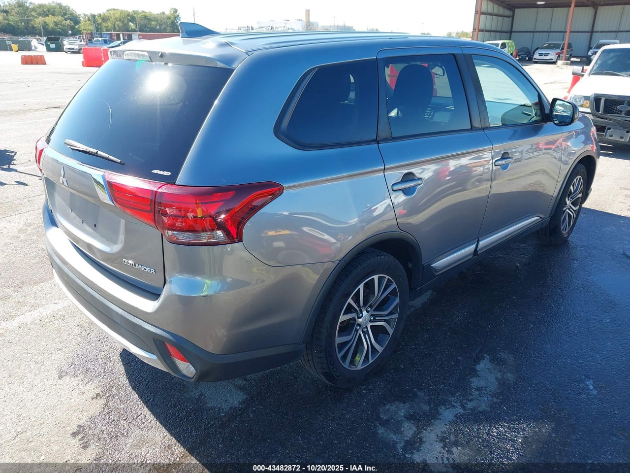 2018 MITSUBISHI OUTLANDER ES · 4/11