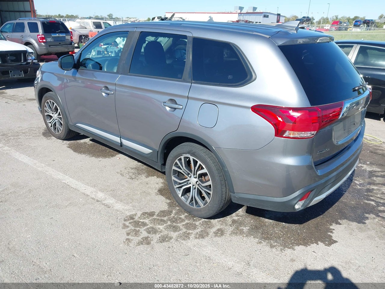 2018 MITSUBISHI OUTLANDER ES · 3/11