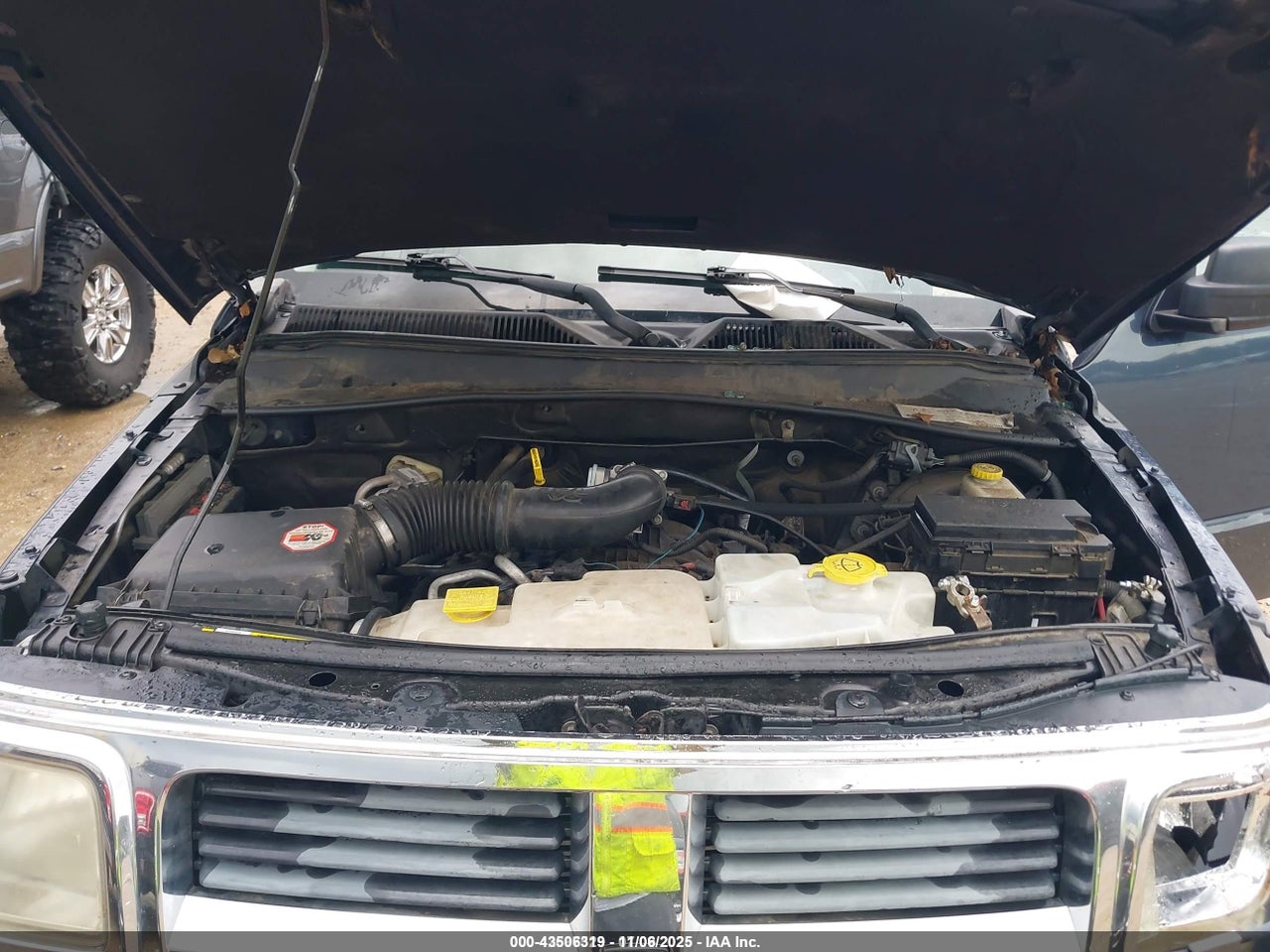 1D8GT28KX8W****** · 2008 DODGE NITRO SXT · 10/11