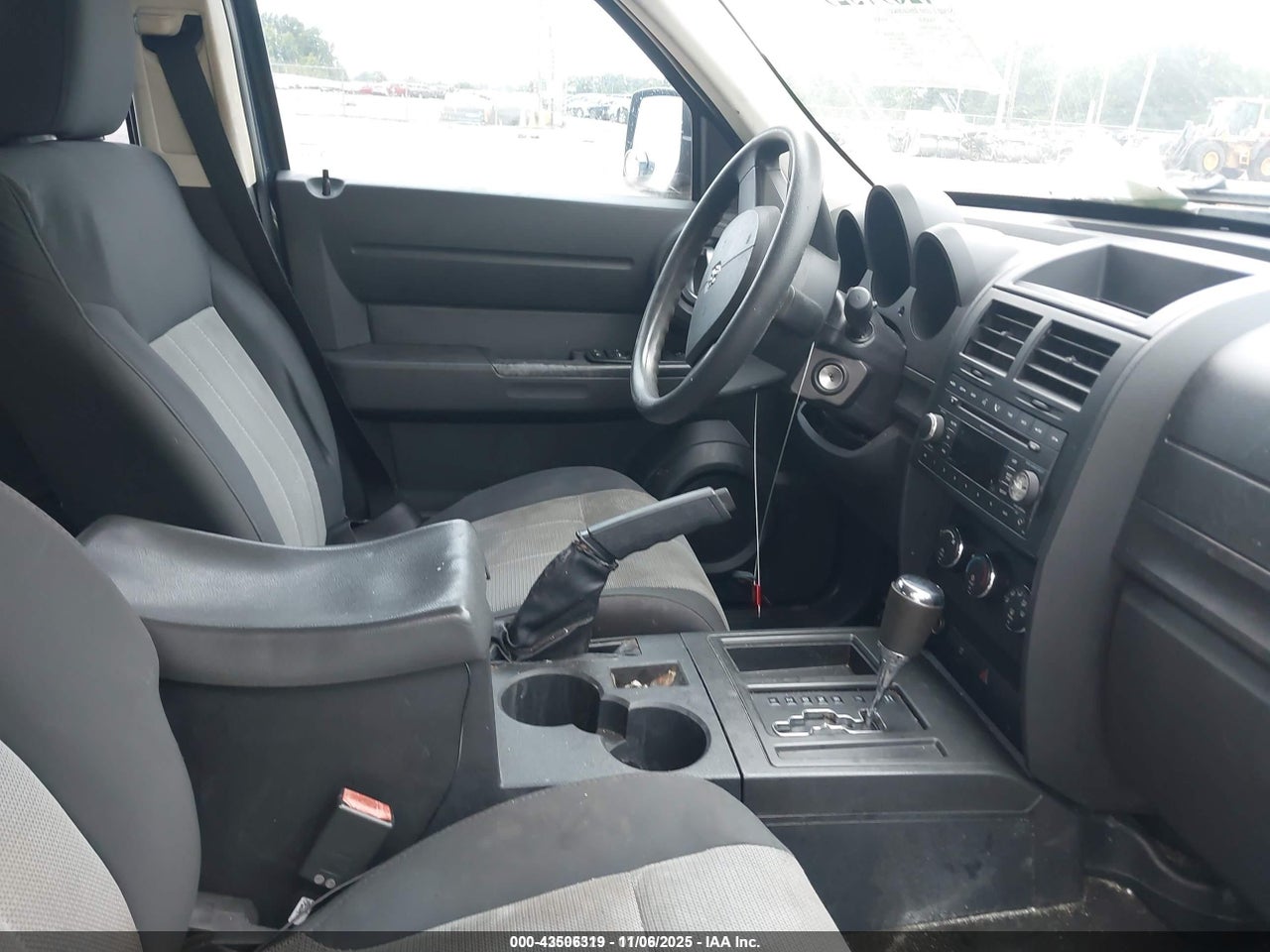 1D8GT28KX8W****** · 2008 DODGE NITRO SXT · 5/11