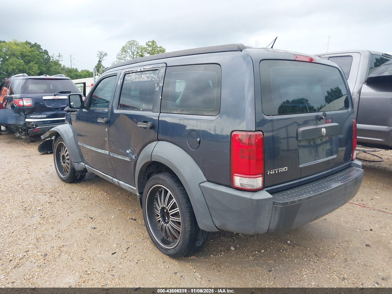 1D8GT28KX8W****** · 2008 DODGE NITRO SXT · 3/11