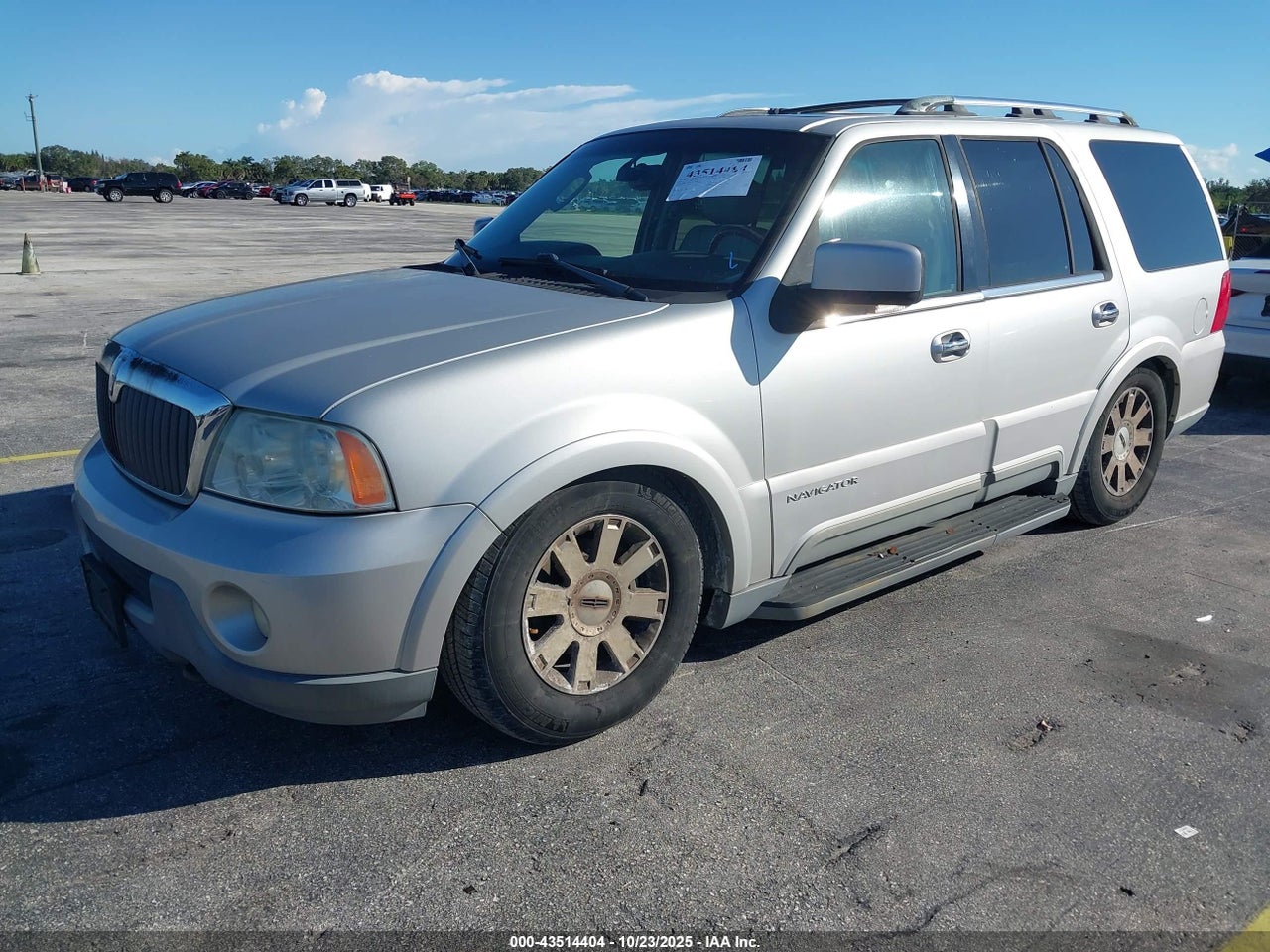 2004 LINCOLN NAVIGATOR · 2/11