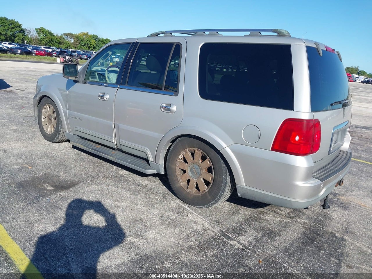 2004 LINCOLN NAVIGATOR · 3/11