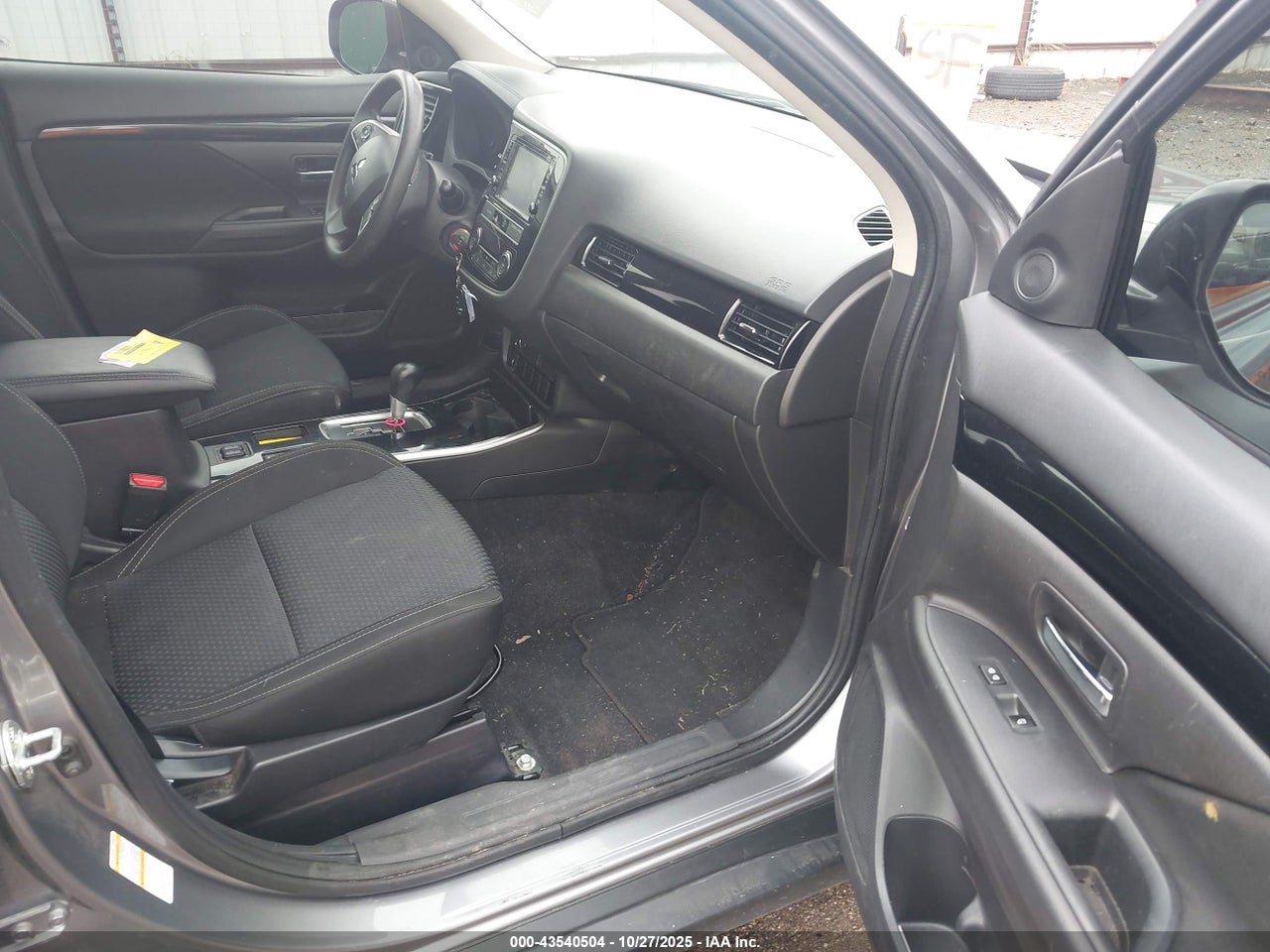 2019 MITSUBISHI OUTLANDER ES · 5/11