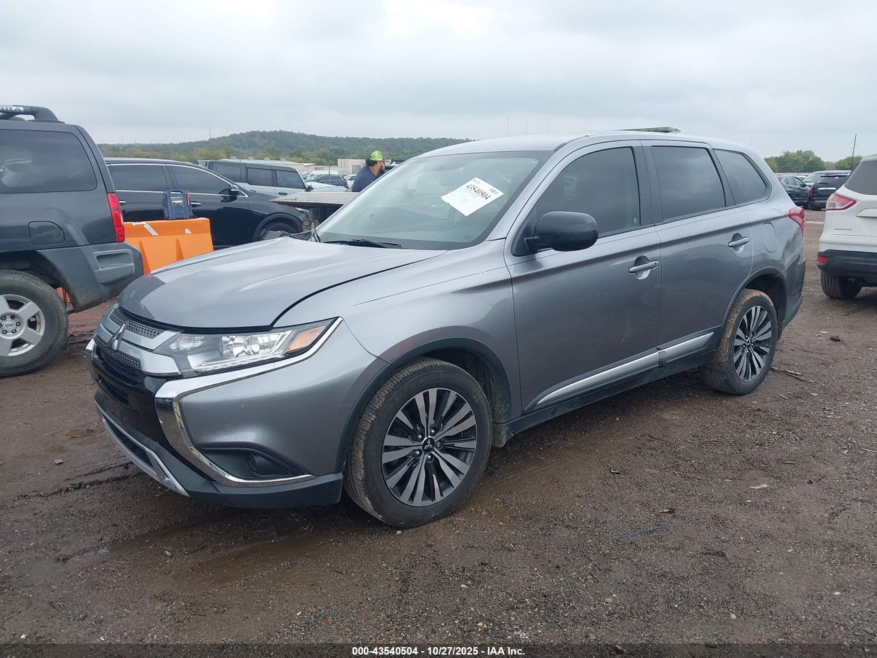 2019 MITSUBISHI OUTLANDER ES · 2/11