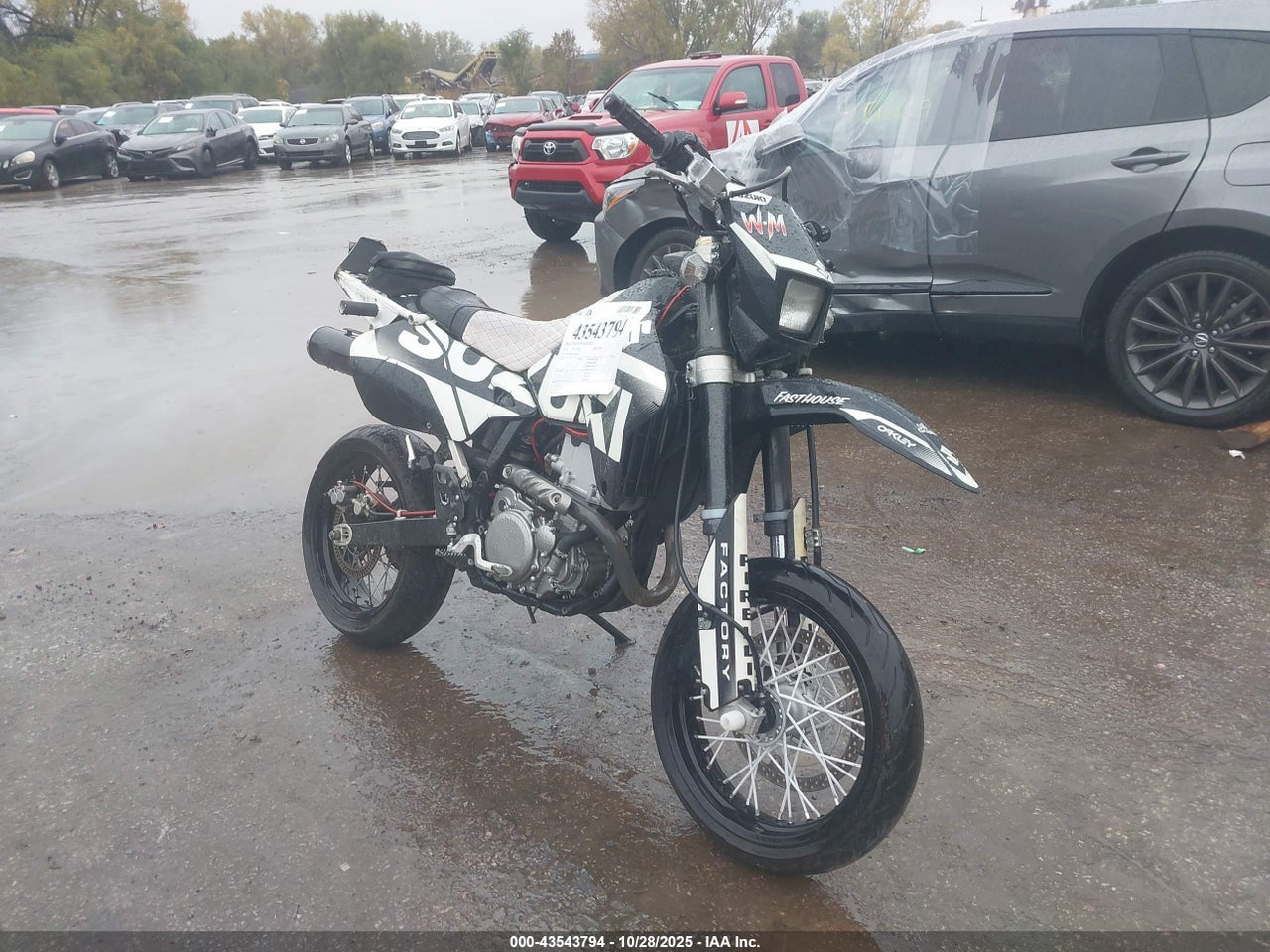 JS1SK44A8R7****** · 2024 SUZUKI DR-Z400 SM