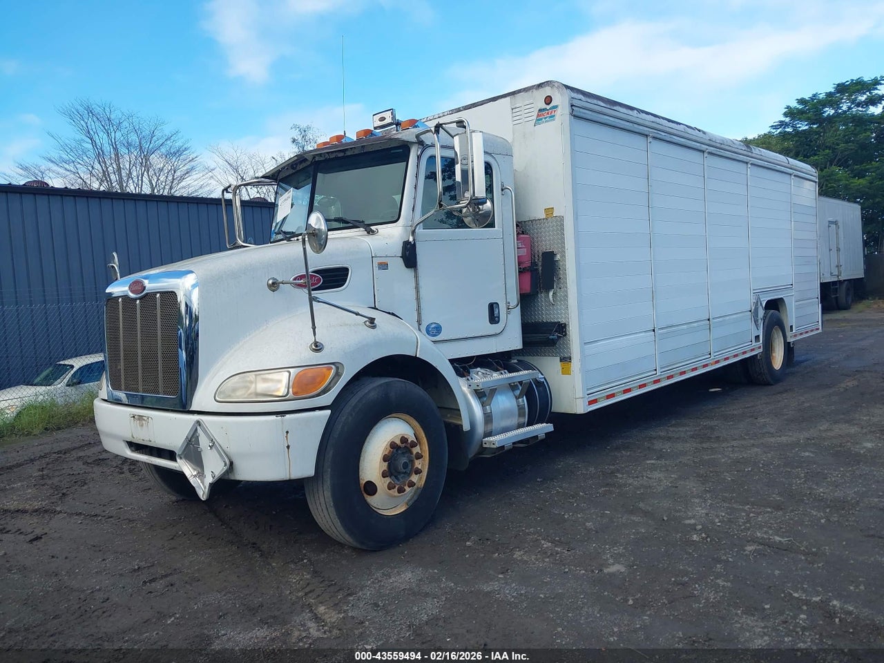 2014 PETERBILT 337 · 2/11