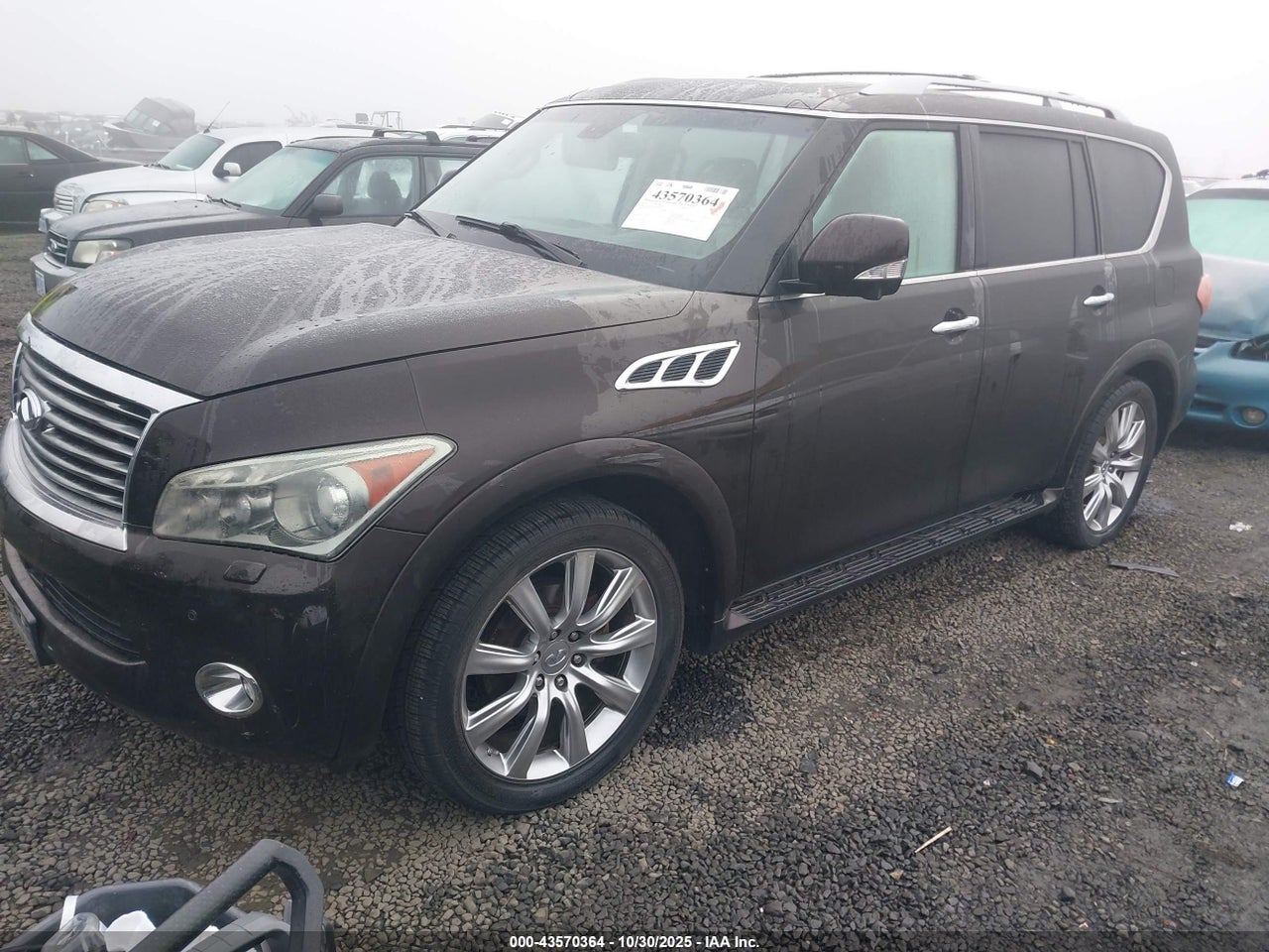 2012 INFINITI QX56   · 2/4