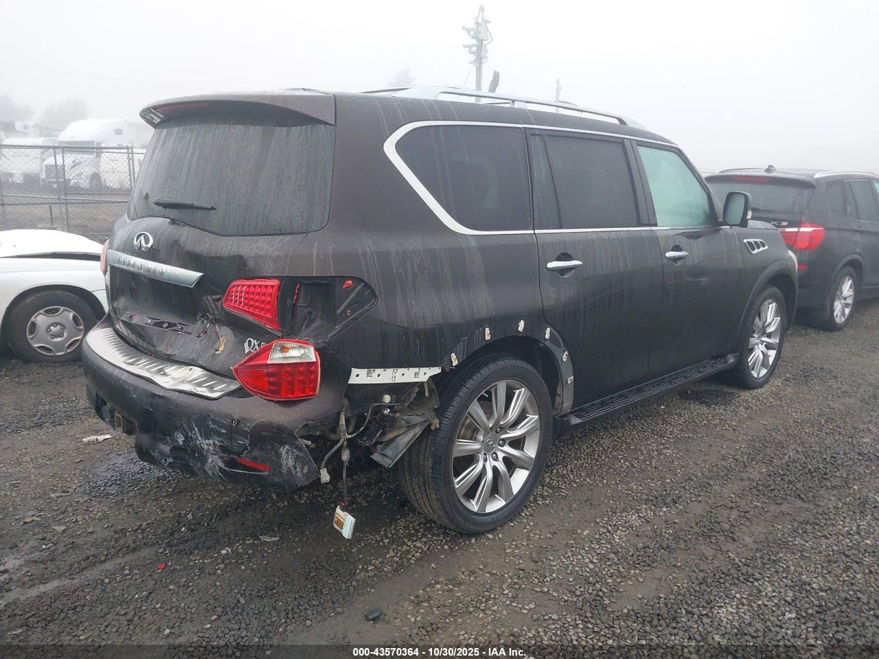 2012 INFINITI QX56   · 4/4