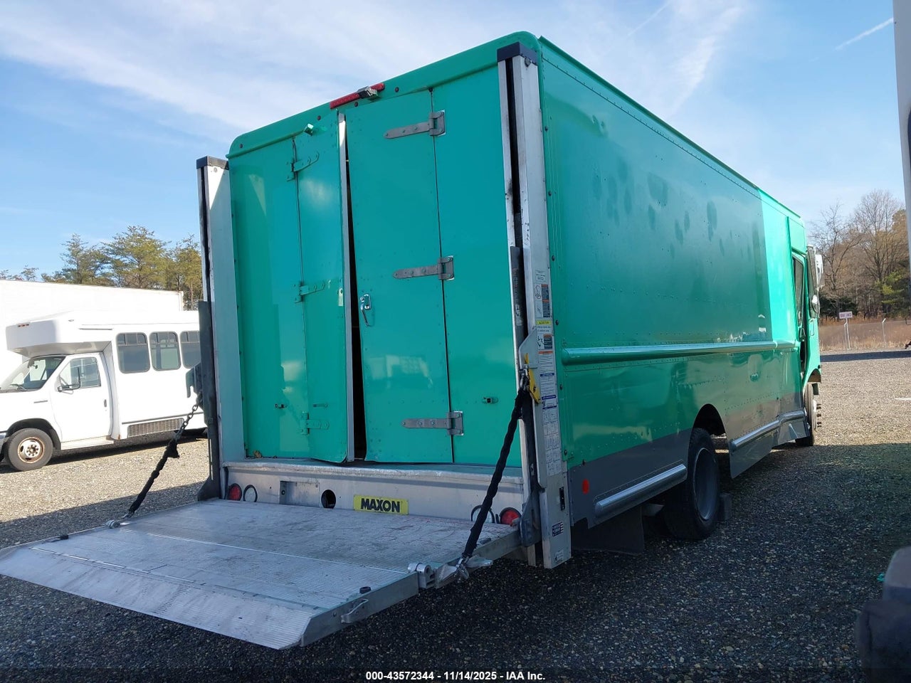 2021 FREIGHTLINER MT45G · 4/4