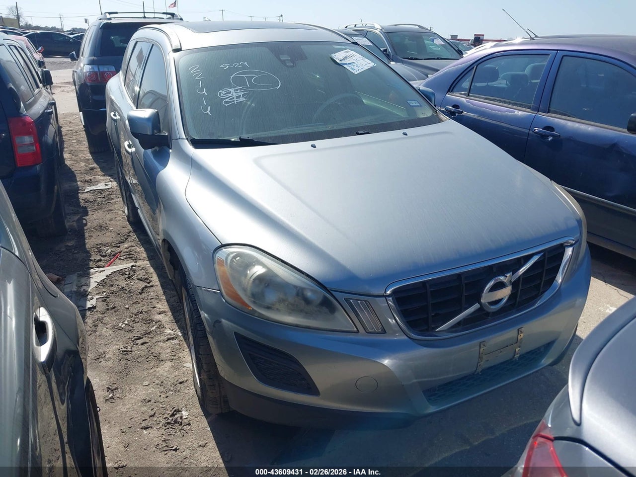 YV4952DL5B2****** · 2011 VOLVO XC60 3.2/3.2 R-DESIGN