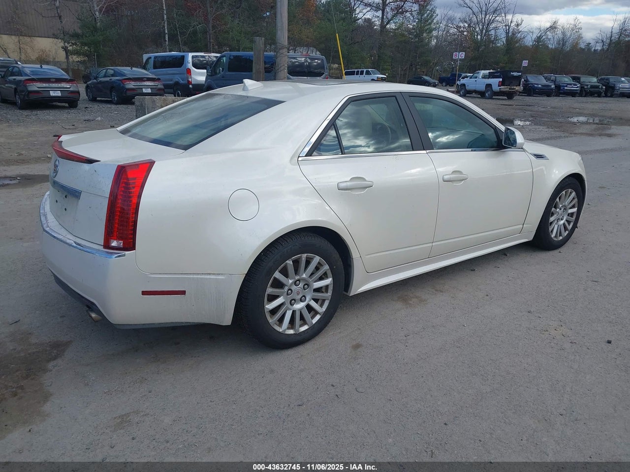 2010 CADILLAC CTS LUXURY COLLECTION · 4/11