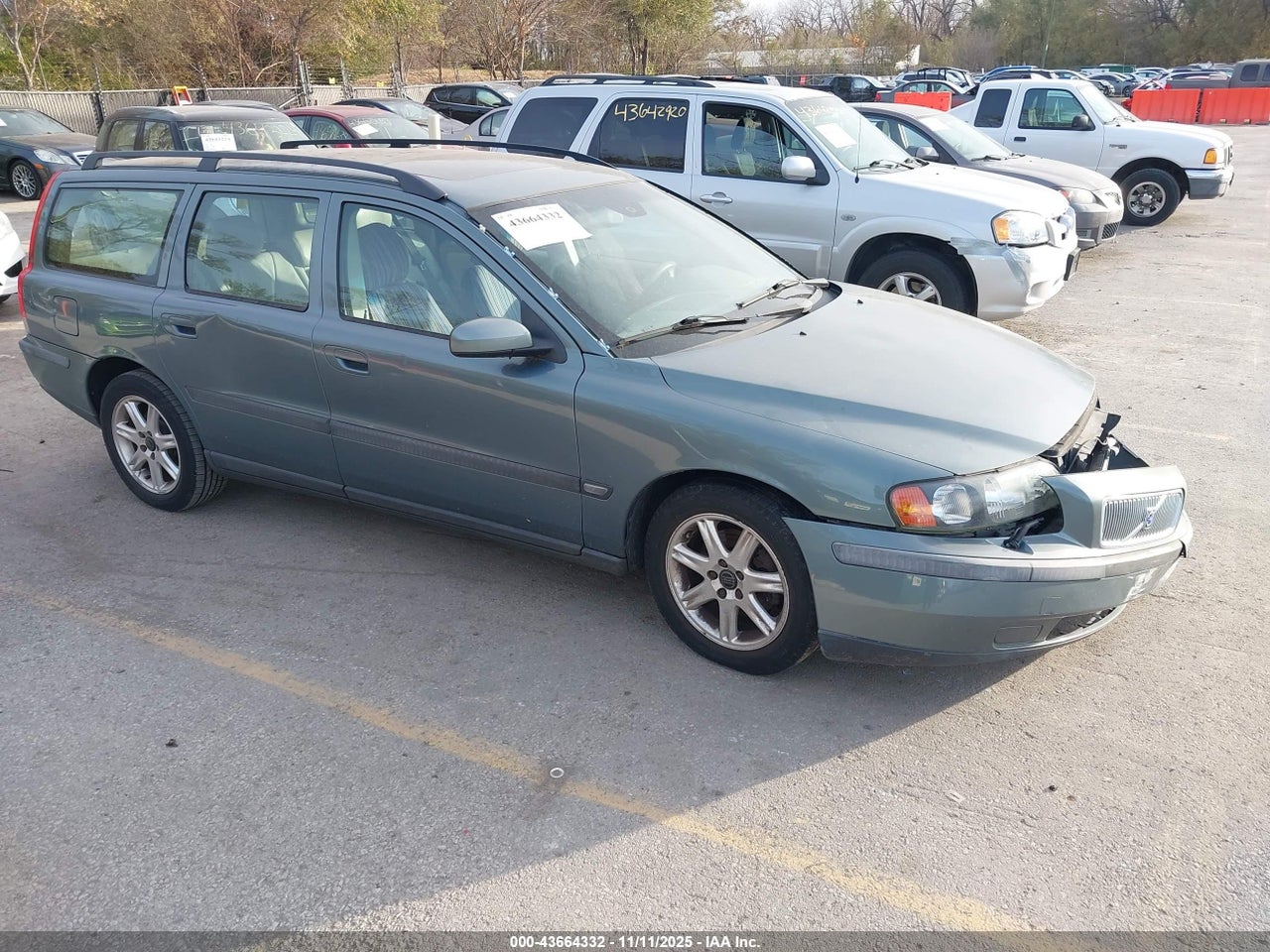 YV1SW61T842****** · 2004 VOLVO V70 2.4