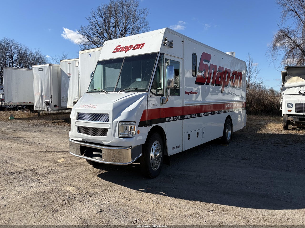 2020 FREIGHTLINER MT55 · 2/5